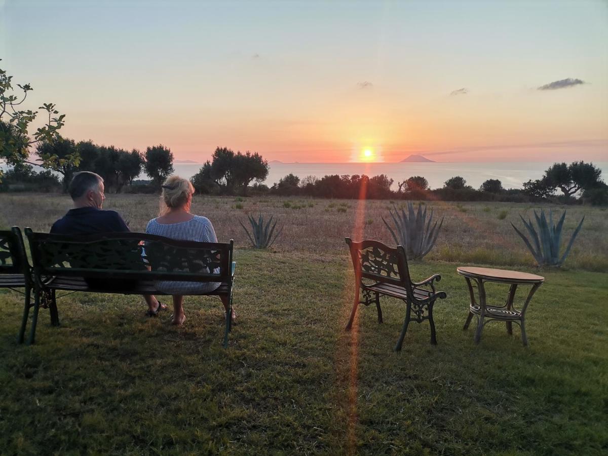 Agriturismo Ninea Ricadi Exteriér fotografie