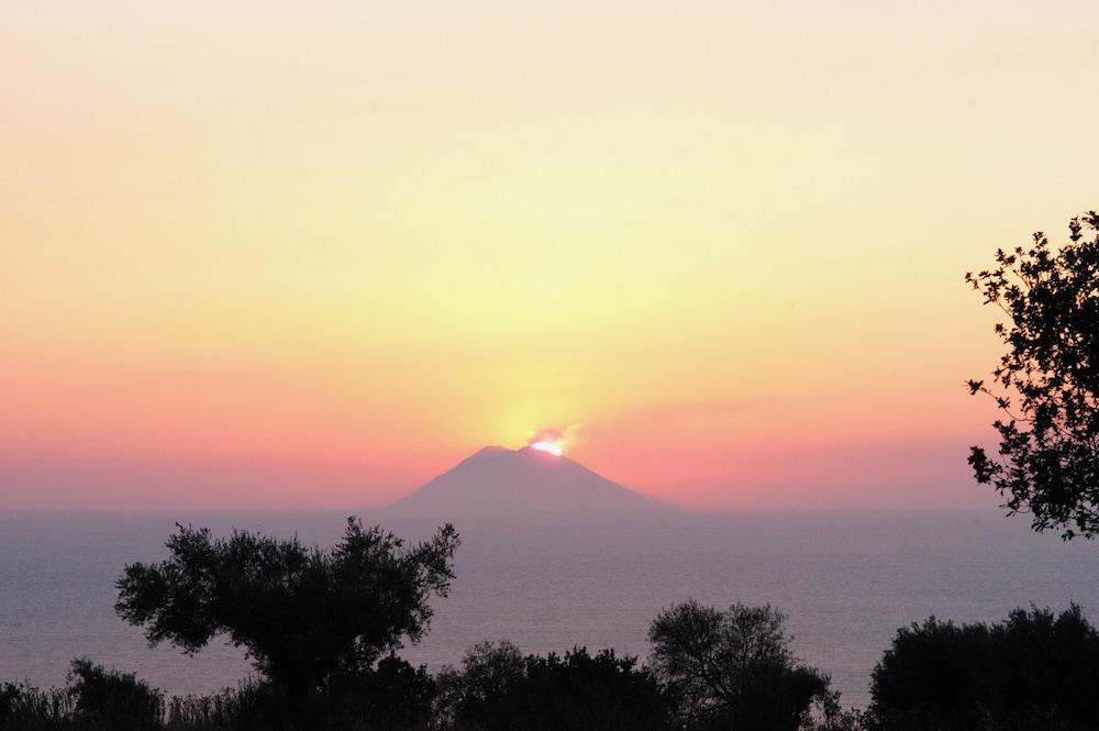 Agriturismo Ninea Ricadi Exteriér fotografie