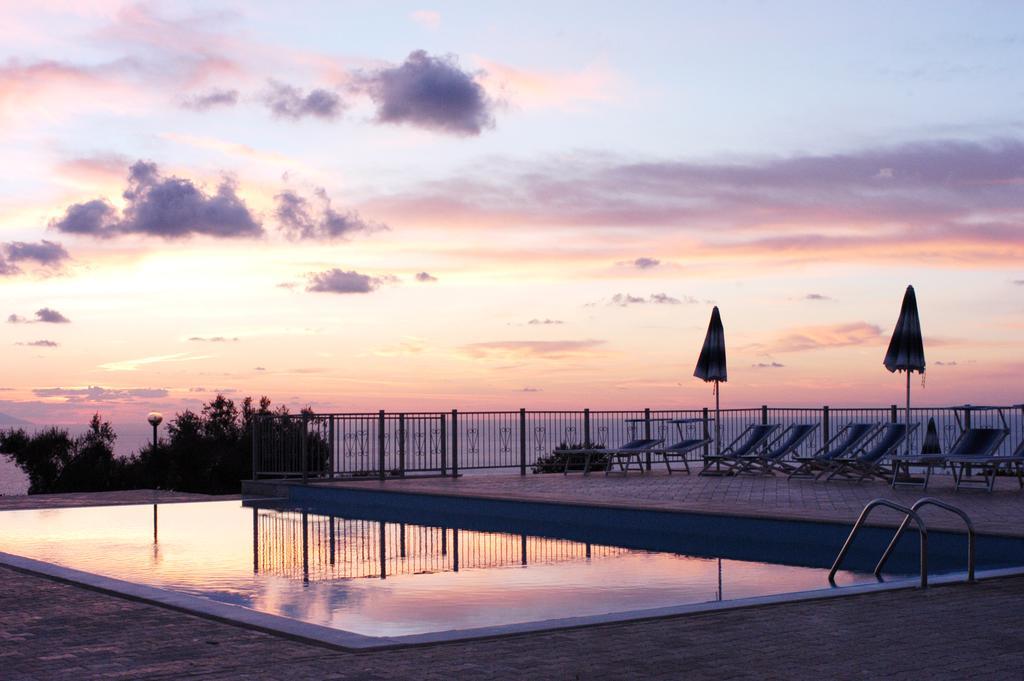 Agriturismo Ninea Ricadi Exteriér fotografie